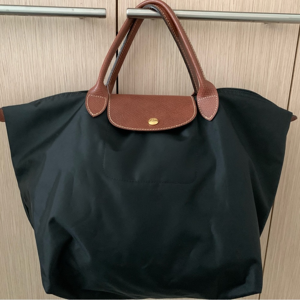Black medium short handle longchamp tote